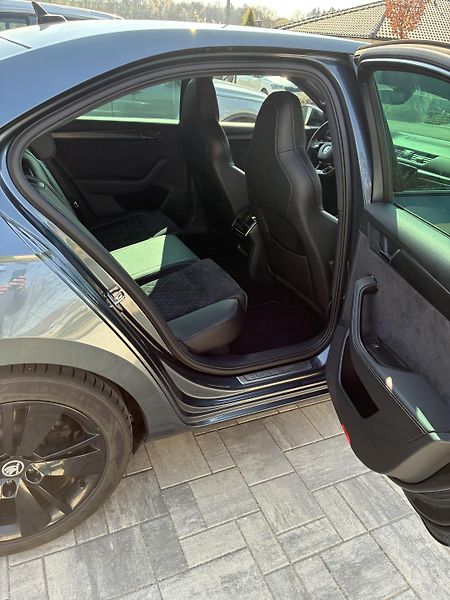 Škoda Superb (2021) - fotka 10 z 14