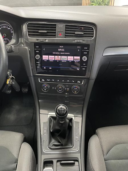 Volkswagen Golf 1.4 TSi ČR LED SERVISKA  - fotka 23 z 27