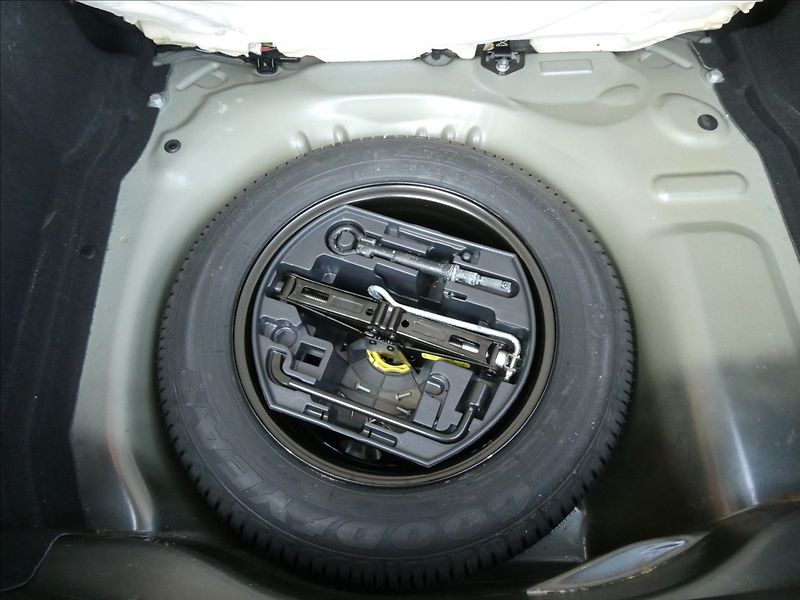 Citroën C4 Cactus 1,2 PureTech 60kW NAVI - fotka 15 z 33