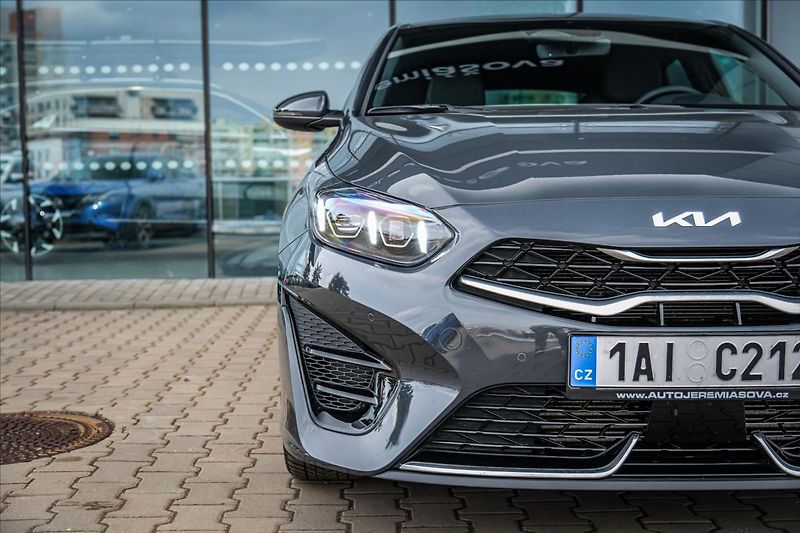 Kia ProCeed 1,5 T-GDi GPF 7DCT  GT LINE PL - fotka 8 z 25