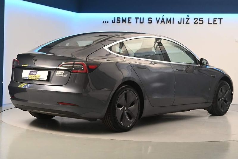 Tesla Model 3 (2020) LED 360 RWD Kamera Range Plus - fotka 5 z 33