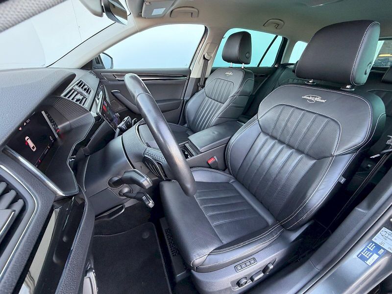 Škoda Superb (2022) 2.0 TDI 147kW L&K DSG 4x4 - fotka 6 z 35