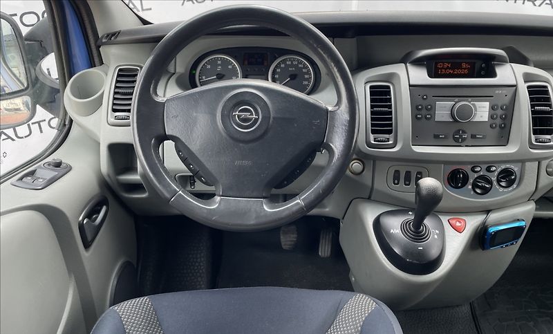 Opel Vivaro 2,5 D,107kW,8míst,po servisu,L - fotka 12 z 23