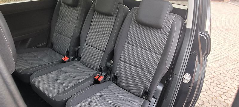 Volkswagen Touran (2016) 1,4TSi 110kW benzín DSG FuLLeD - fotka 12 z 44
