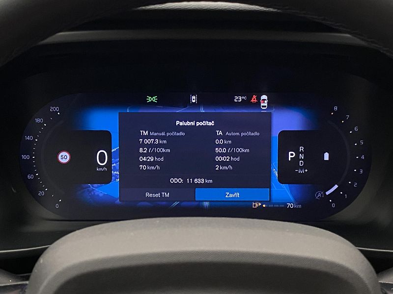 Volvo XC40 B3 DARK PLUS AUT CZ - fotka 26 z 56