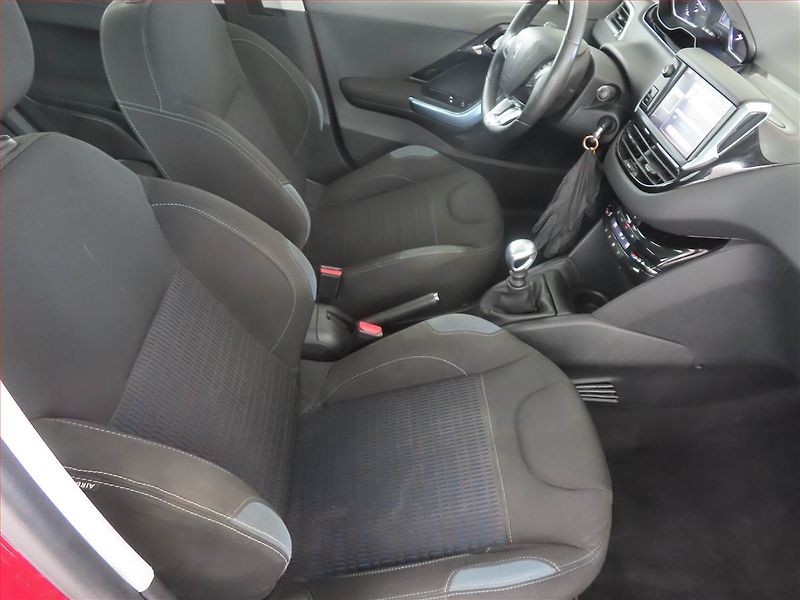 Peugeot 208 (2012) Active 1.6 e-HDi, Navi - fotka 9 z 16