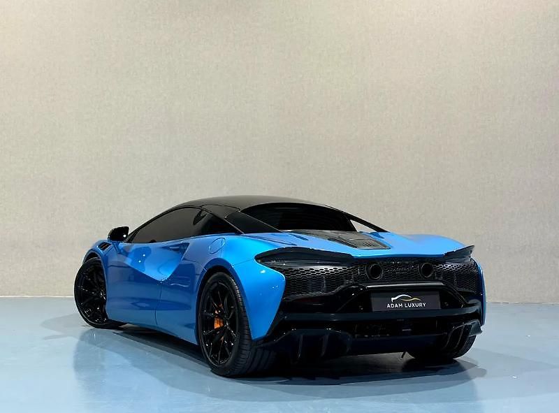 McLaren Ostatní (2023) Hybridní sportovní model - fotka 6 z 15