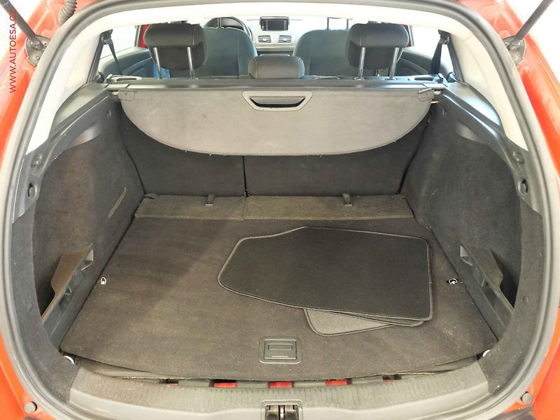 Renault Mégane (2012) 1.5 dCi, ČR, autoAC - fotka 7 z 23