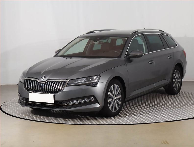 Škoda Superb (2022) 2.0 TDI - fotka 2 z 29