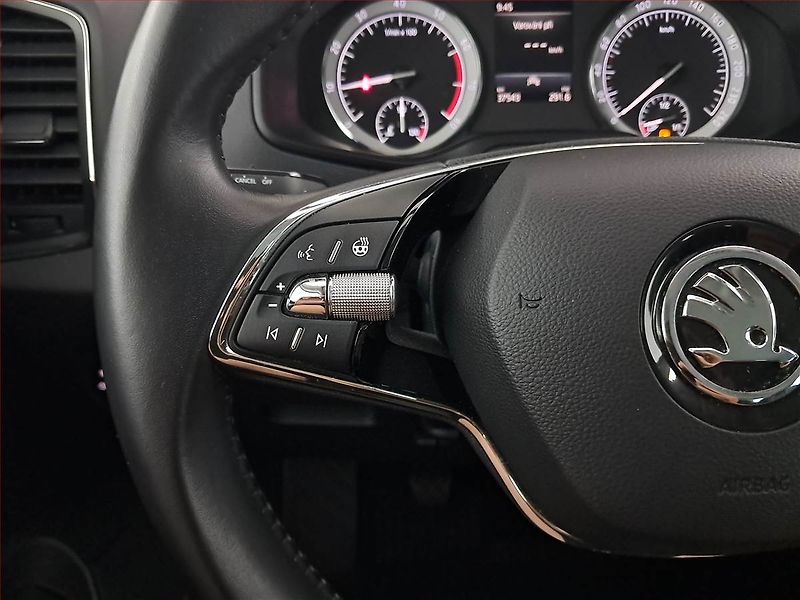 Škoda Karoq (2022) Ambition 1.0 TSI - fotka 16 z 18