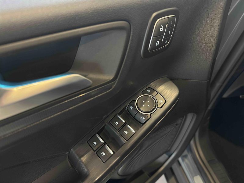 Ford Kuga (2026) 2,5 PHEV eCVT  BlueCruise edit - fotka 12 z 18