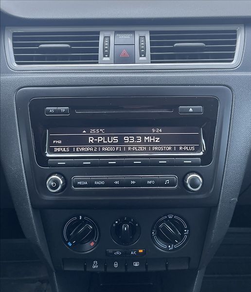 Škoda Rapid 1,2 TSi,77kW,po servisu - fotka 14 z 20