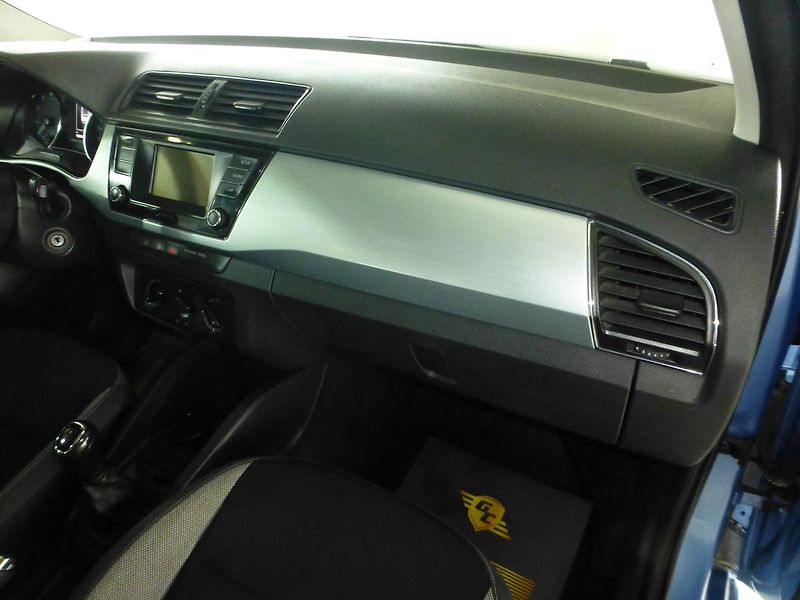 Škoda Fabia (2015) 1,2TSI-81KW**KLIMA**ALU KOLA - fotka 19 z 24