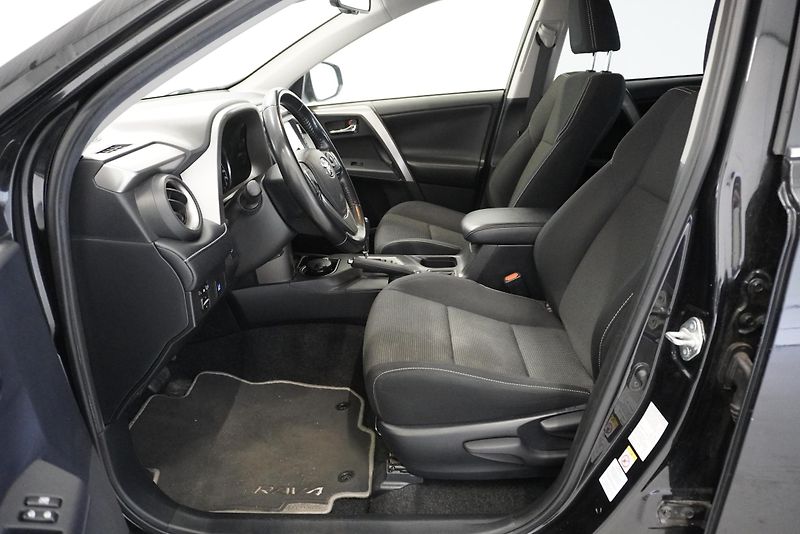 Toyota RAV4 2,5 HYBRID H3 4X2 AUT. - fotka 11 z 28
