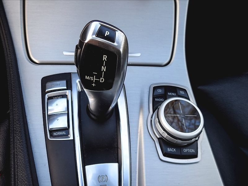 BMW Řada 5 3,0 530d Aut., Navi Kůže Tažné - fotka 19 z 45