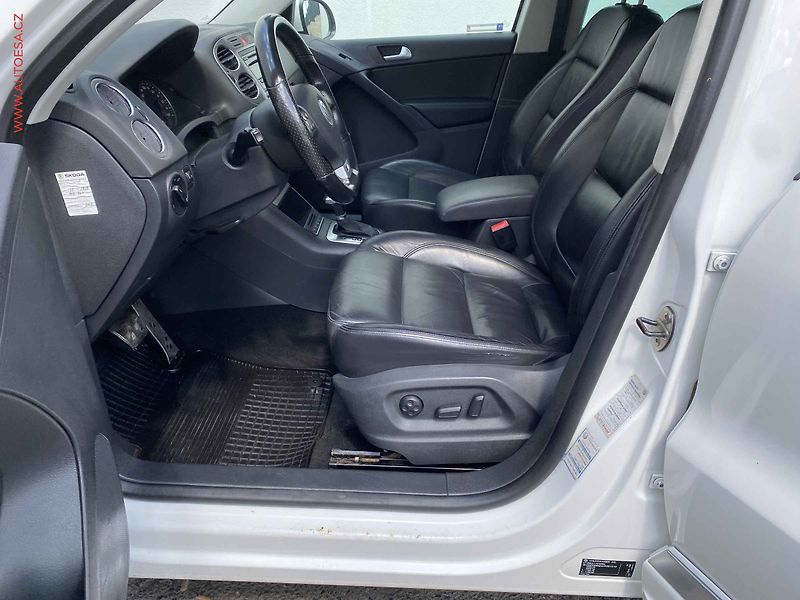Volkswagen Tiguan (2010) 2.0 TDi 4x4, ČR, R-Line, DSG - fotka 9 z 18