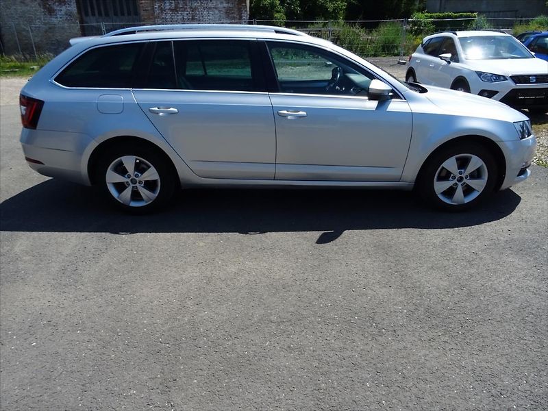 Škoda Octavia 1,0 TSi 85 kW - fotka 3 z 29