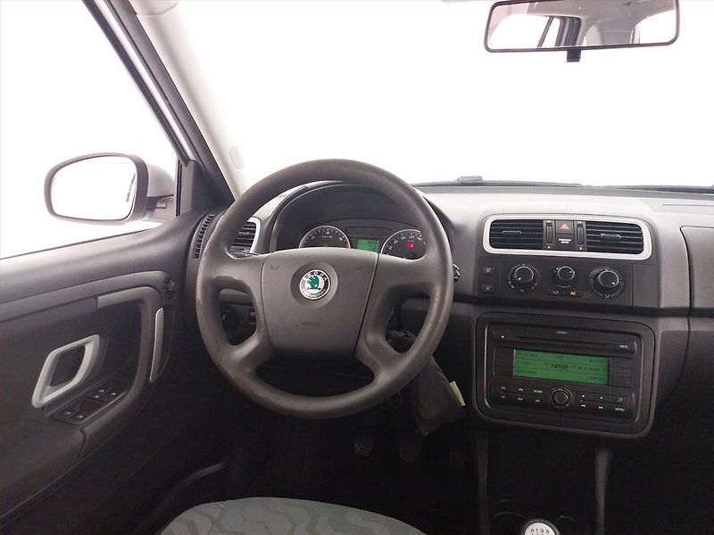Škoda Fabia (2009) Ambition 1.9 TDI, Serv.kniha - fotka 7 z 19