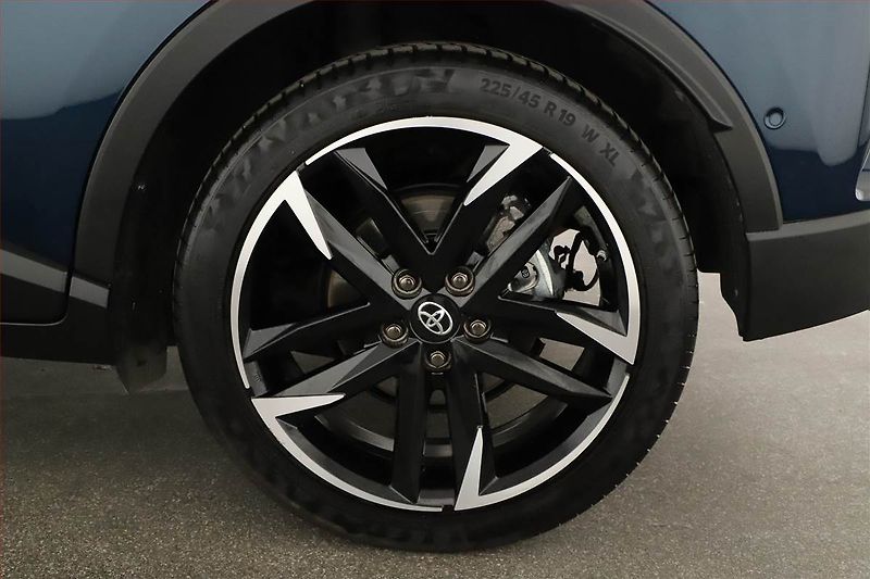 Toyota C-HR (2023) GR Sport 2.0 Hybrid - fotka 20 z 20