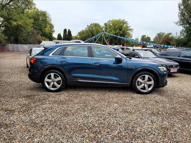 Audi e-tron 0,0 55,95KWH,4x4,SOH 90,6% - fotka 4 z 50