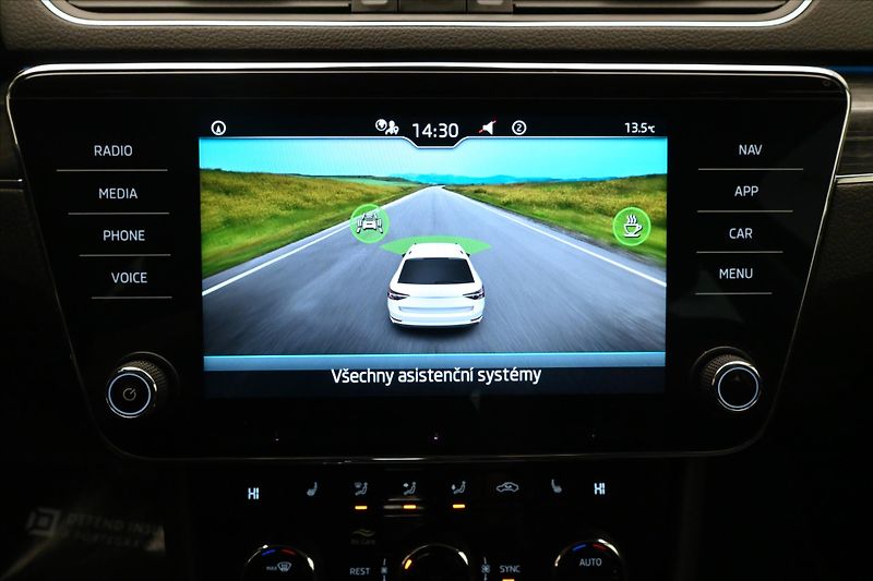 Škoda Superb 2,0 TDI 110 kW DSG Style Záruk - fotka 19 z 31