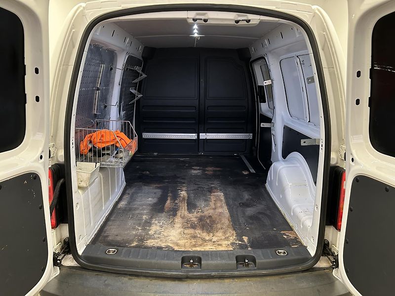 Volkswagen Caddy 1.4 TGi - fotka 16 z 23