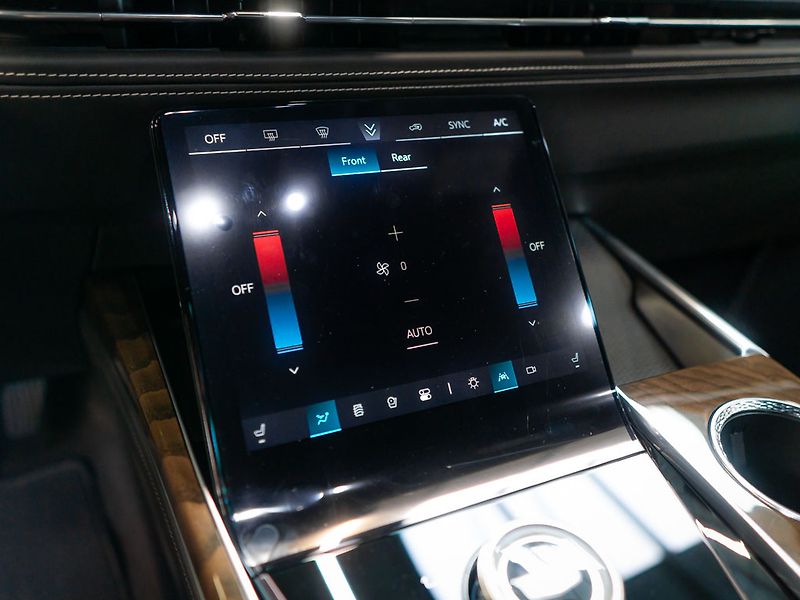 Cadillac Escalade (2026) 6.2 ESV Sport Platinum 2026 - fotka 28 z 46