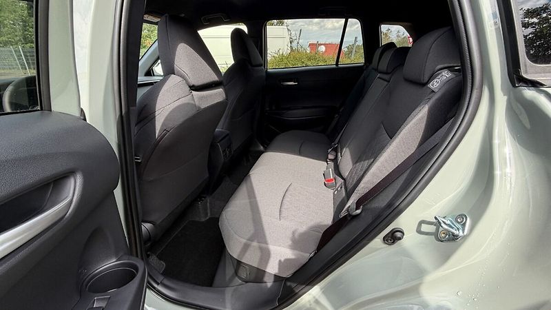 Toyota Corolla Cross 1.8.Hybrid Comfort Business sk - fotka 9 z 29