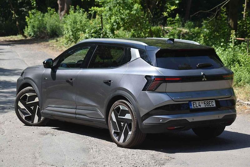 Mitsubishi Eclipse Cross BEV je vydařený elektromobil.