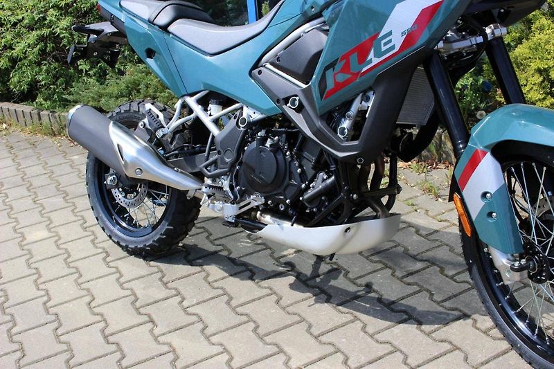 Kawasaki KLE 500 (2026) SE NOVINKA 2026 - fotka 3 z 9