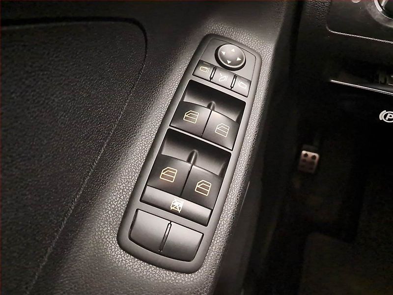Mercedes-Benz Třídy M (2006) ML 320 CDI , 4X4, Automat - fotka 16 z 17