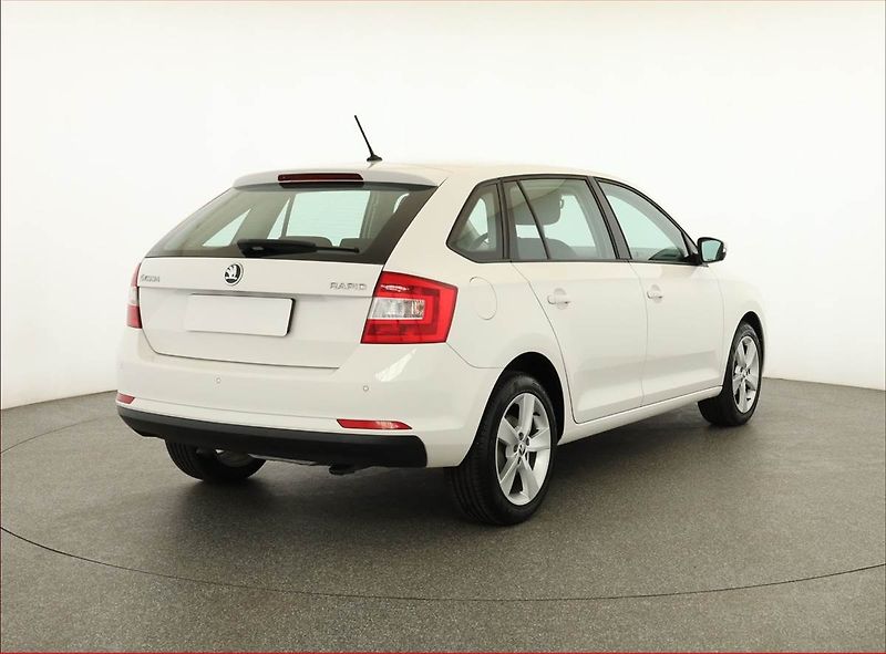 Škoda Rapid (2015) Spaceback 1.2 TSI, Tempomat - fotka 5 z 17