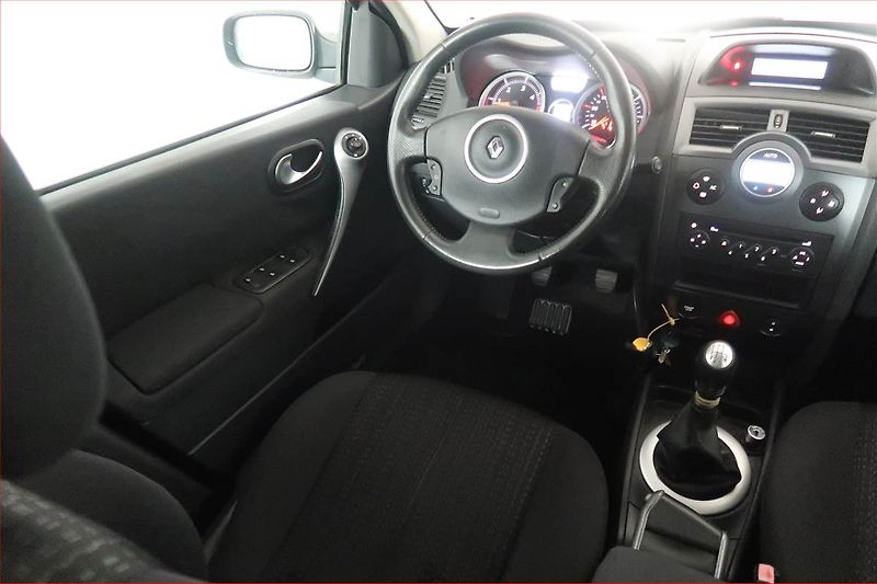 Renault Mégane (2006) 1.9 dCi, po STK, Klima - fotka 7 z 17