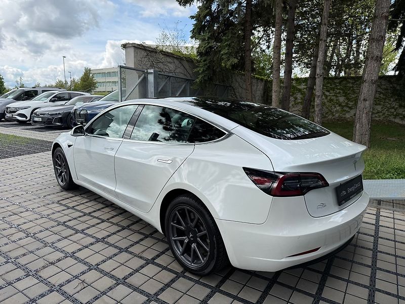 Tesla Model 3 SR Plus REZERVACE - fotka 4 z 39