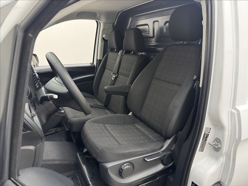 Mercedes-Benz Vito 1,8 LONG LED DPH VÝHŘEV KAMERA - fotka 28 z 44