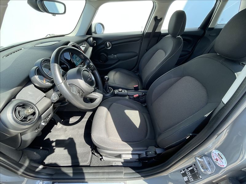 Mini Cooper 1,5 ACC+PDC - fotka 4 z 22