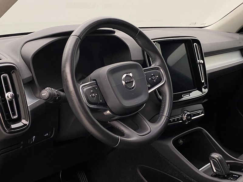 Volvo XC40 D3 AWD MOMENTUM AUT  - fotka 18 z 38