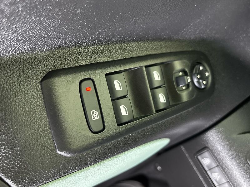 Citroën Berlingo Feel XL - fotka 21 z 26