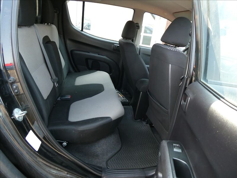 Mitsubishi L200 2,5 DI-D 100kW REZERVACE - fotka 27 z 36