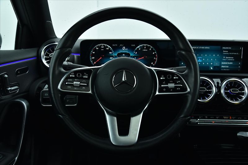 Mercedes-Benz Třídy A 250i 165kW NAVI PANORAMA ČR - fotka 14 z 28