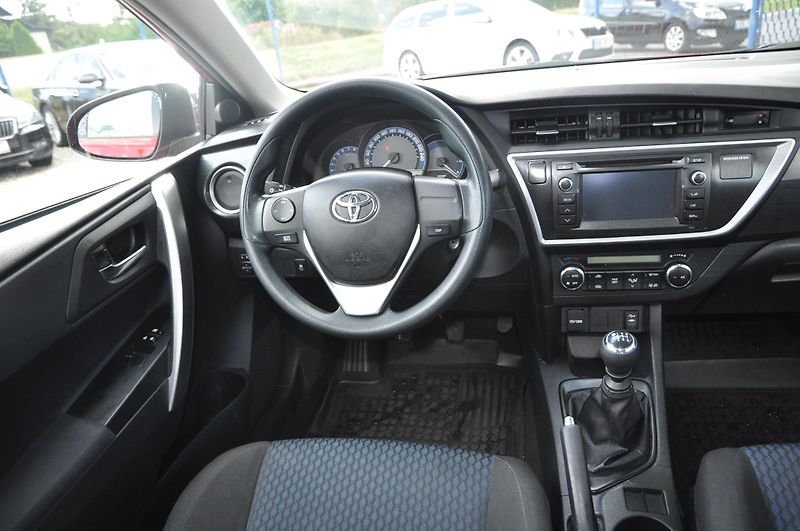 Toyota Auris 1.33VVT-i 73kW - fotka 5 z 11