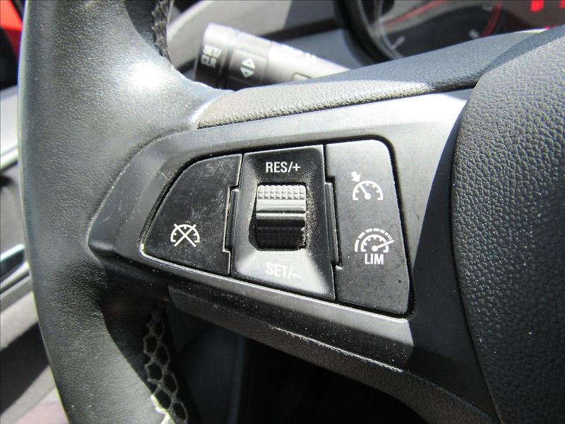 Opel Corsa 1,2 i 51kW - fotka 19 z 29
