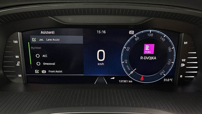 Škoda Octavia 2.0 TDI Style - fotka 10 z 25
