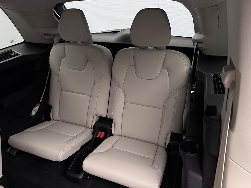 Volvo XC90 (2026) T8 AWD RECHARGE BRIGHT PLUS 7m - fotka 18 z 29