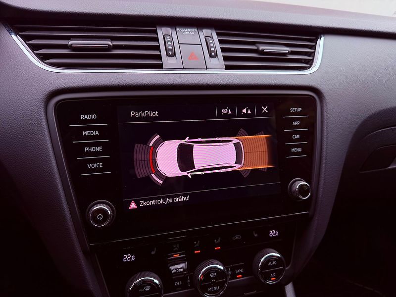 Škoda Octavia 2.0 TDi DSG Style, ČR - fotka 20 z 28