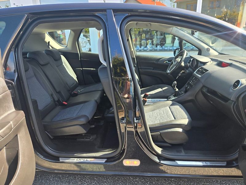 Opel Meriva (2012) 1.4 i Top Stav,Serviska - fotka 18 z 26