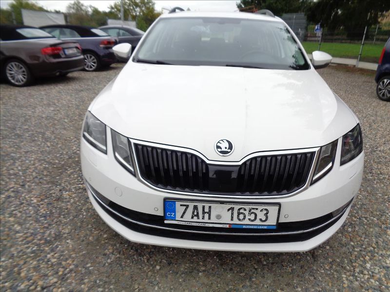 Škoda Octavia 2,0 - fotka 2 z 17