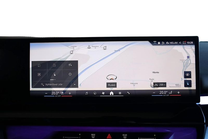 BMW i5 xDrive 40 - fotka 10 z 32