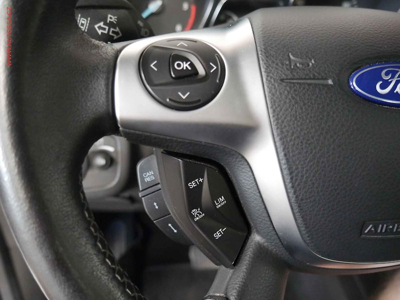 Ford Kuga (2016) 2.0 TDCi 4x4, Individual, AT - fotka 12 z 22