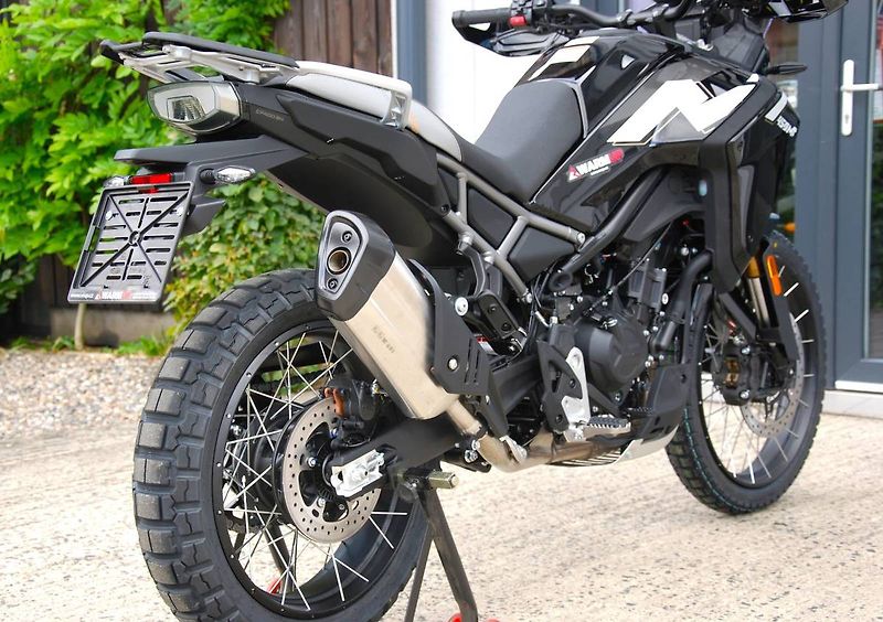 CFMOTO 450 MT-R (2026) 450MT-R V2 BLACK - fotka 19 z 25